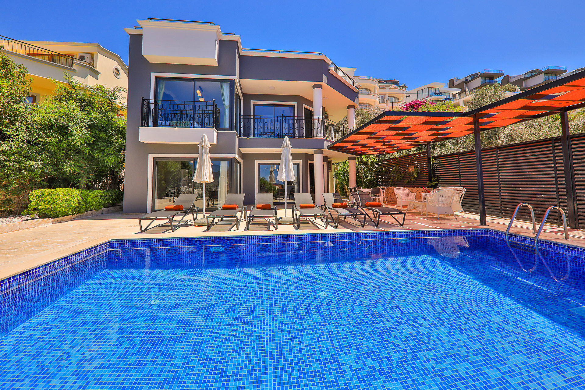 •Villa Han•